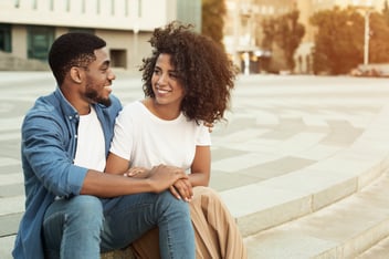 2 people enjoying each other’s company in a relationship 